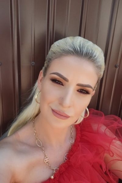 Ruby sent in this very lovely new selfie for her profile 