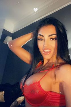 Profile picture of the selfie gallery for Elizabeth