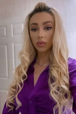 Selfie gallery profile picture of Bonnie