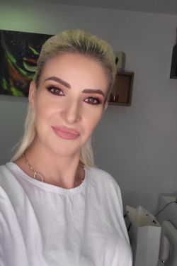 Selfie gallery profile picture of Ruby