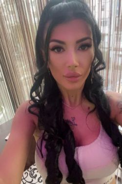 Brand new selfie gallery image of Trixie