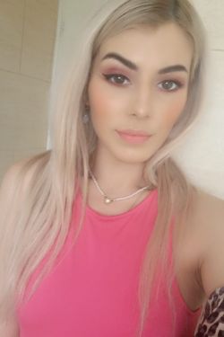 Laceys selfie gallery profile picture