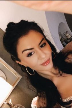 Reeses selfie gallery image at our escort agency