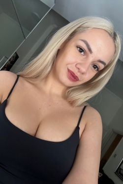Angelicas profile picture for the selfie gallery