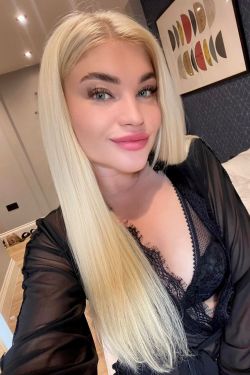 Selfie gallery profile picture of Lera